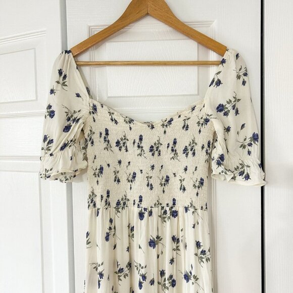 NWOT Reformation Marbella Blue Floral Smocked Puff Sleeve Midi Dress Medium - Picture 4 of 12